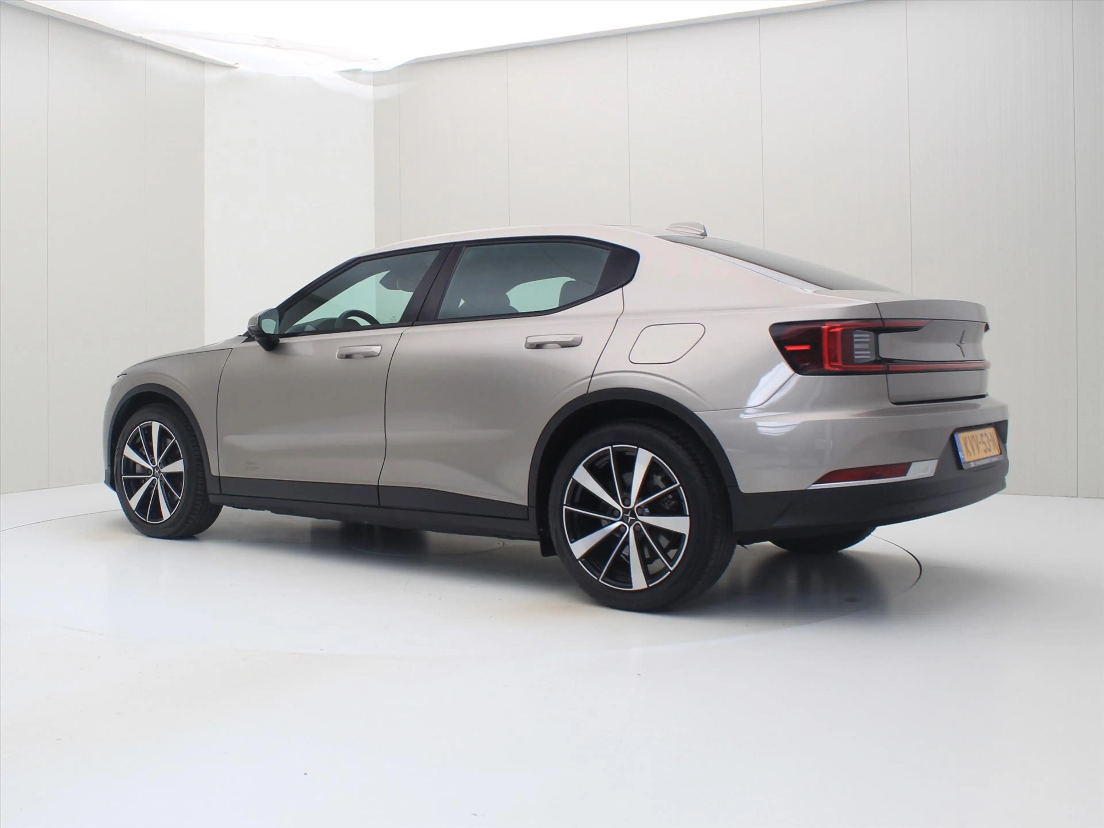 Polestar 2 170kW Long Single Motor 231pk Auomaat [ CRUISE+WAR — photo 4