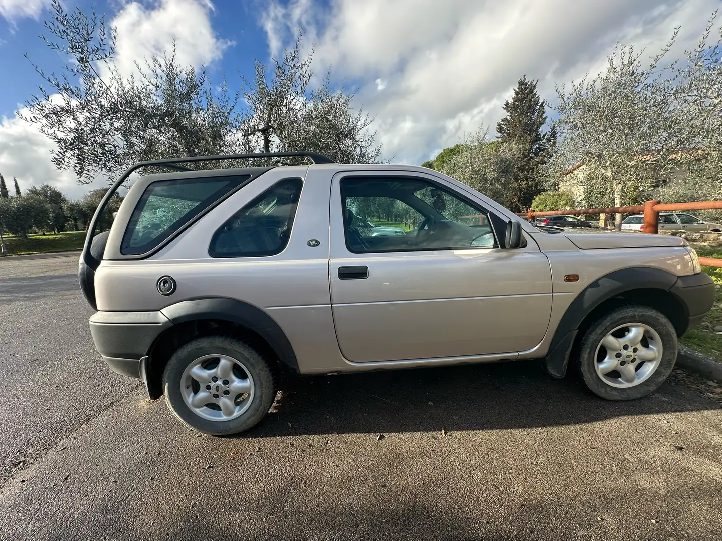 Land Rover Freelander SB 2.0 td4 Gris - 1