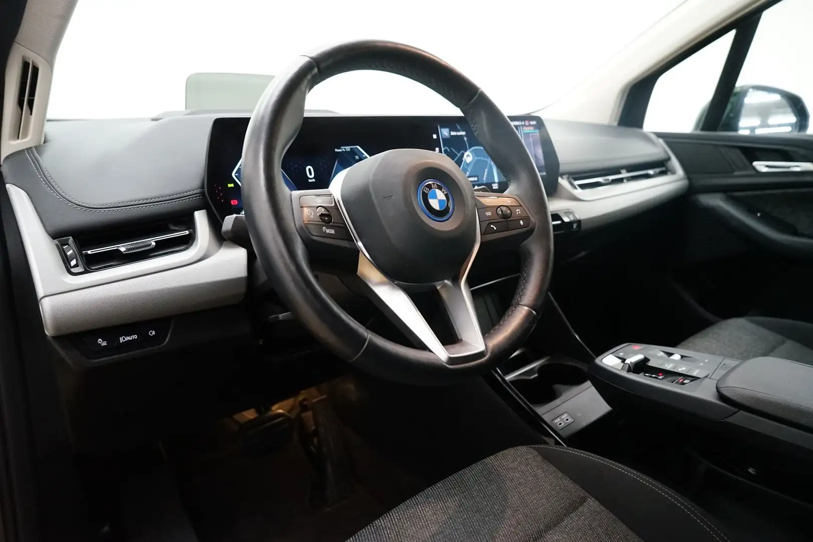 BMW 225 e xDrive Active Tourer [LC Prof., Pano, AHK] Зелёный - 2