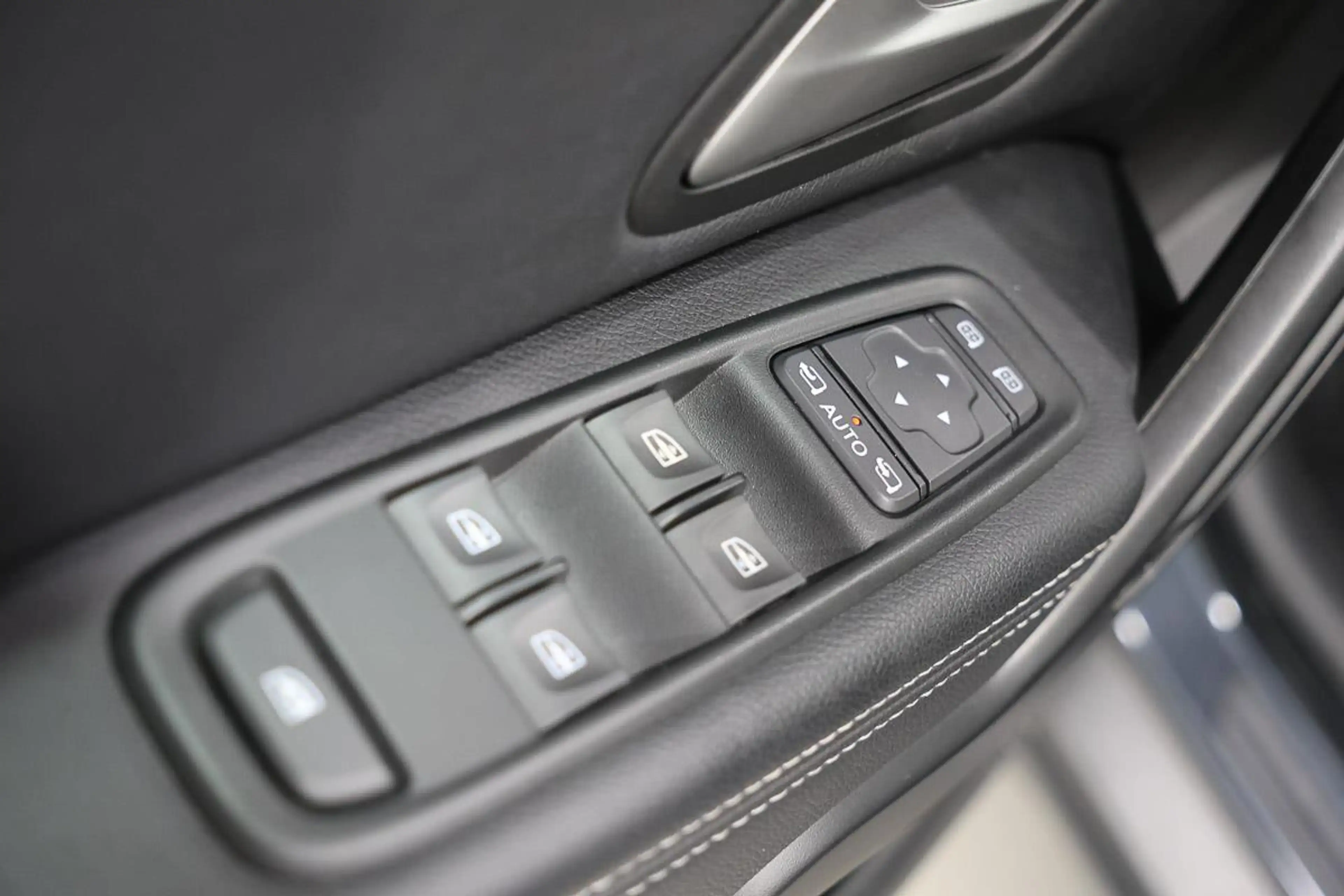 Dacia Duster 1.3 TCE 150 AUTOMATIQUE LED GPS CAMERA REGU JA17 — photo 15