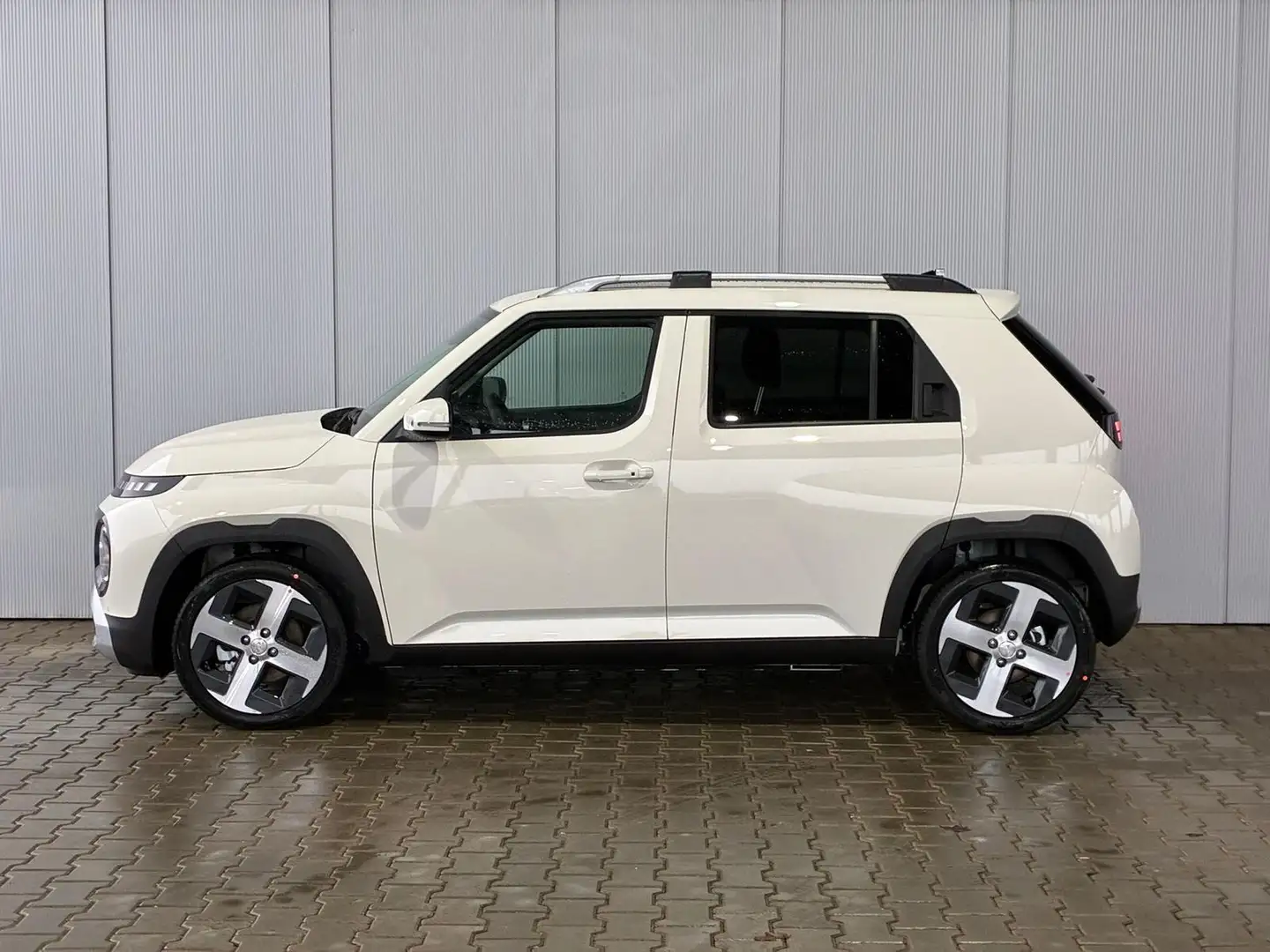 Hyundai Inster Evolve Sky 49kWh / Schiebedach PDC V&H + Kamera... Beige - 2