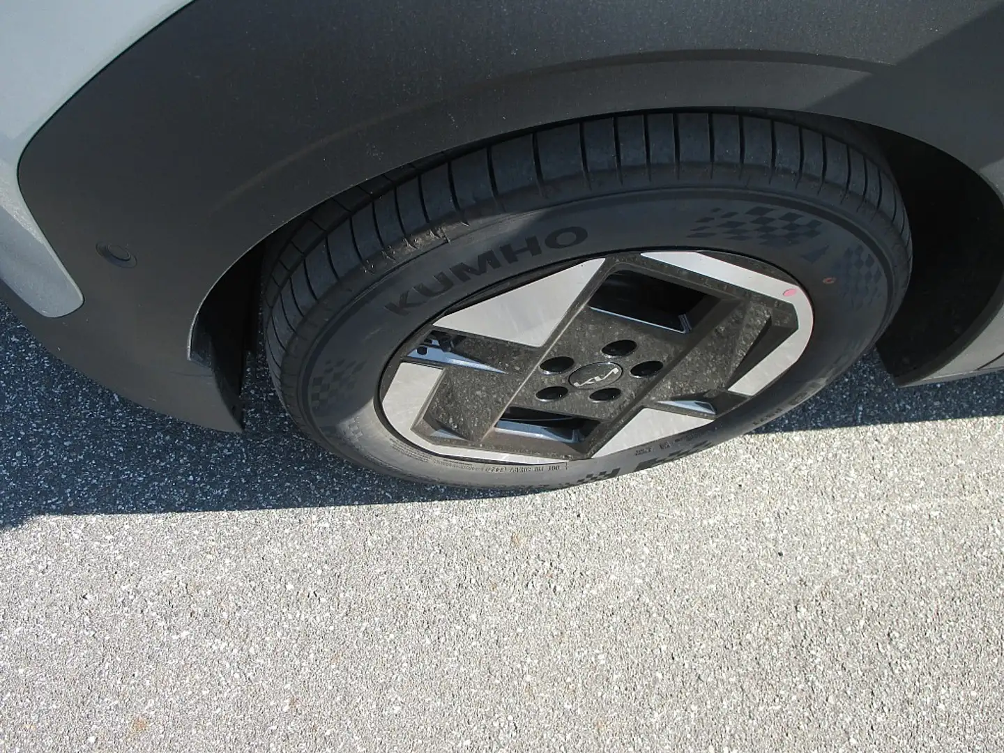 Kia EV3 Silber - 2
