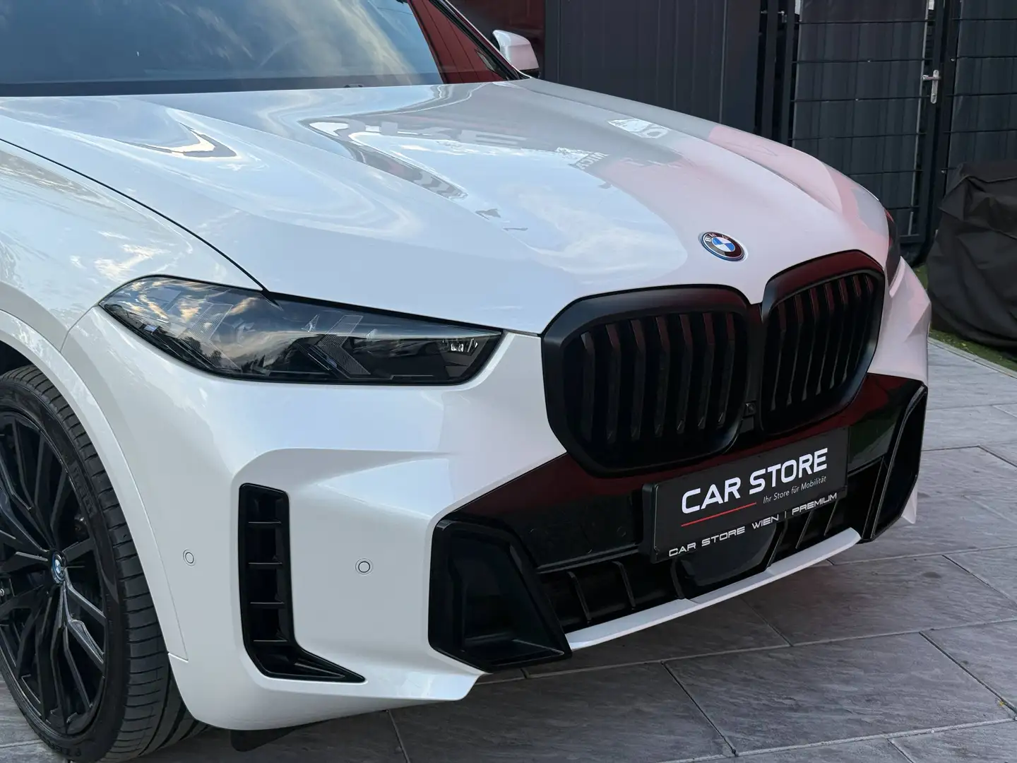 BMW X5 50e|xDrive|MSport|Pano|360K|Softclose|Logic7|Voll Weiß - 2