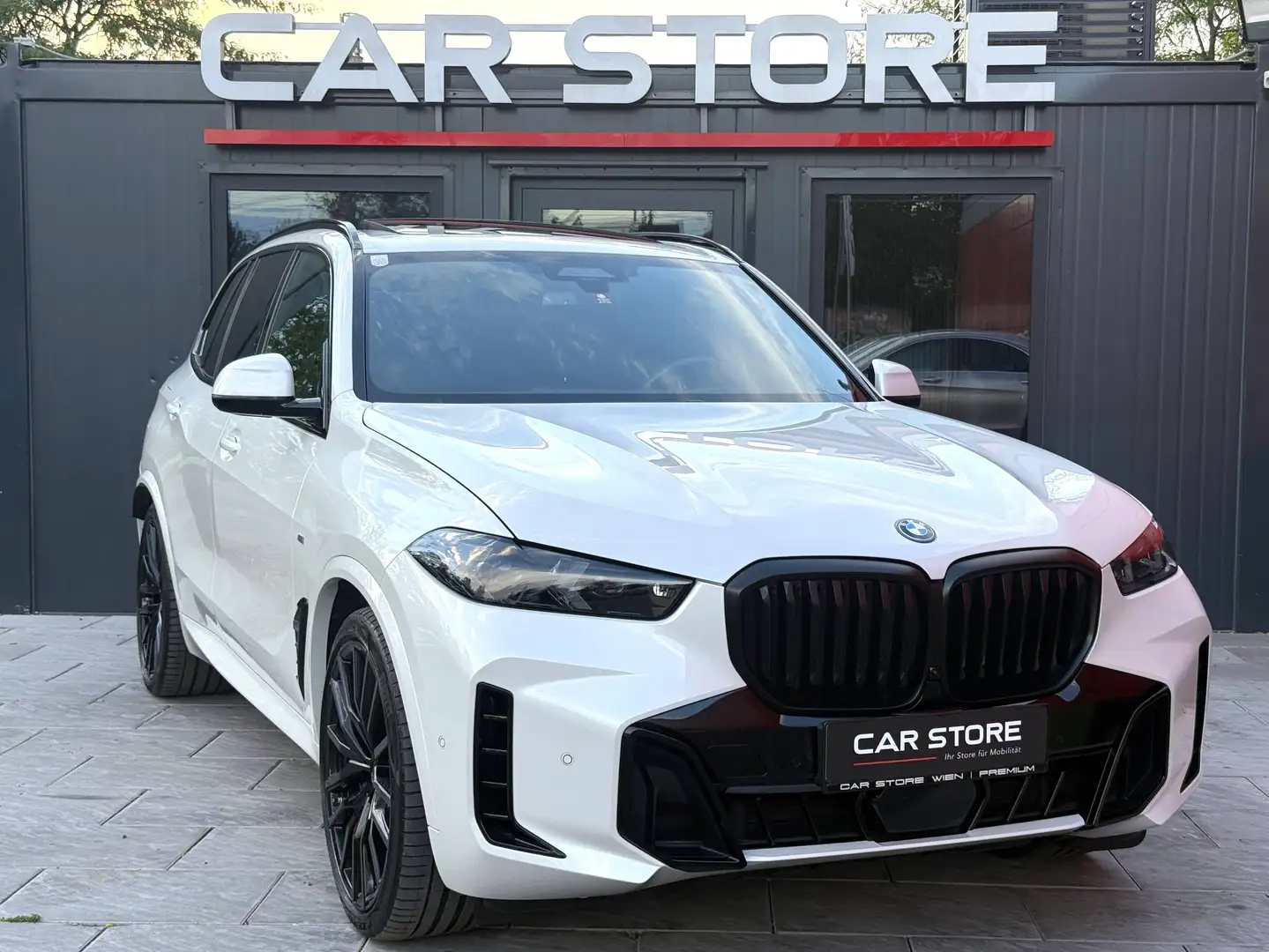 BMW X5 50e|xDrive|MSport|Pano|360K|Softclose|Logic7|Voll Weiß - 1