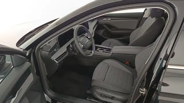 Skoda Superb view 10