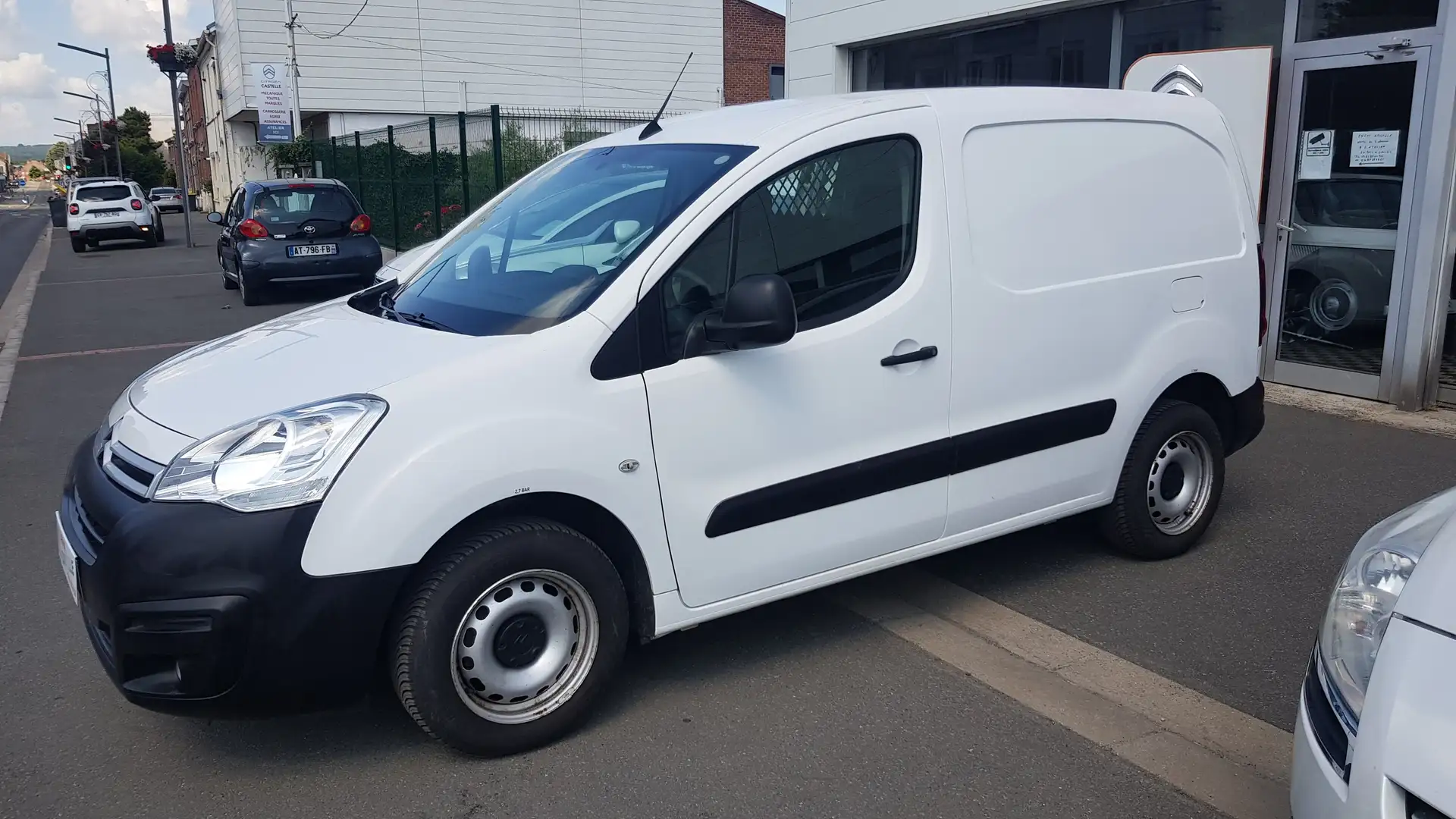 Citroen Berlingo BERLINGO 1.6 blue hdi 75 business GPS Blanc - 1