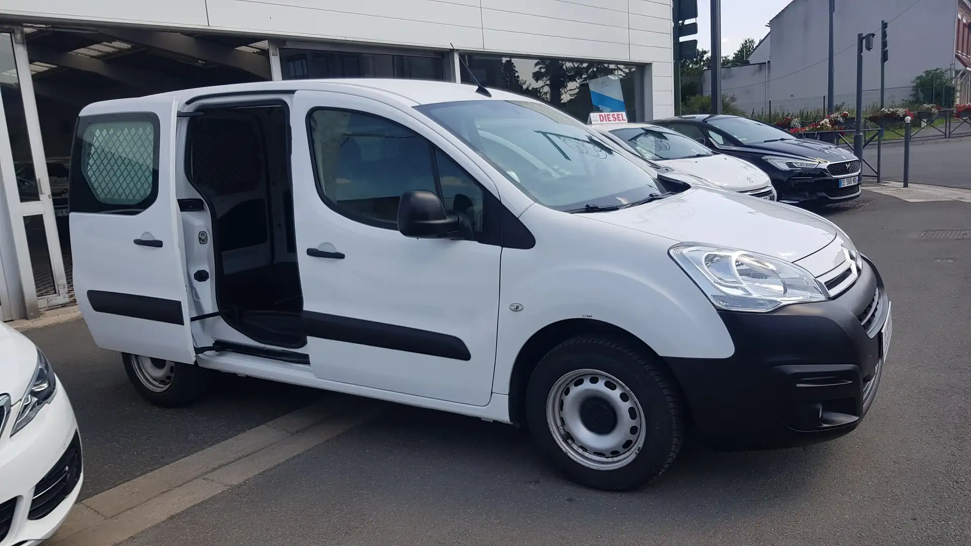 Citroen Berlingo BERLINGO 1.6 blue hdi 75 business GPS Blanc - 2