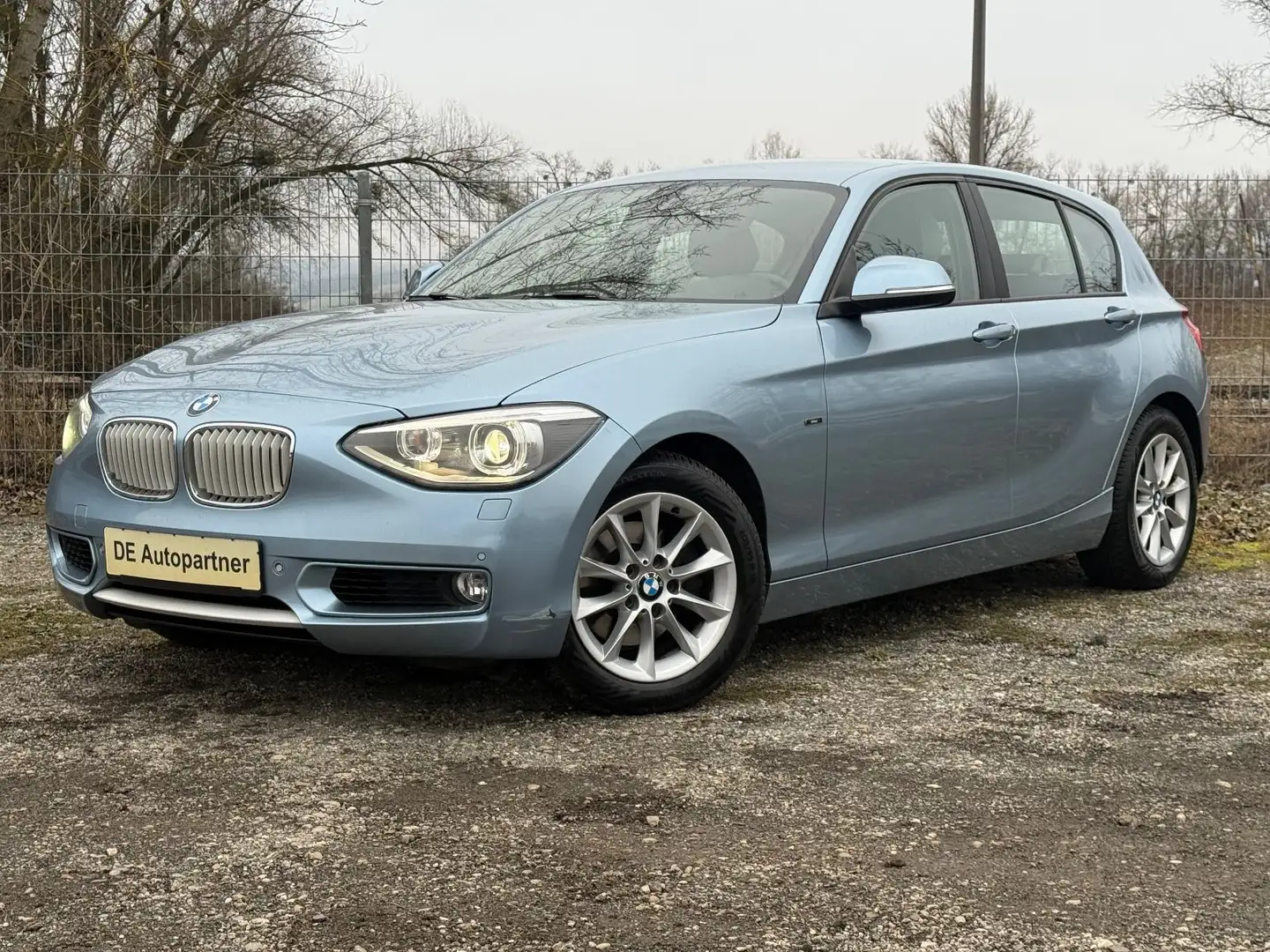 BMW 118 i Urban*Automatik*Sportsitze*Xenon*TÜV 12/27 Bleu - 1
