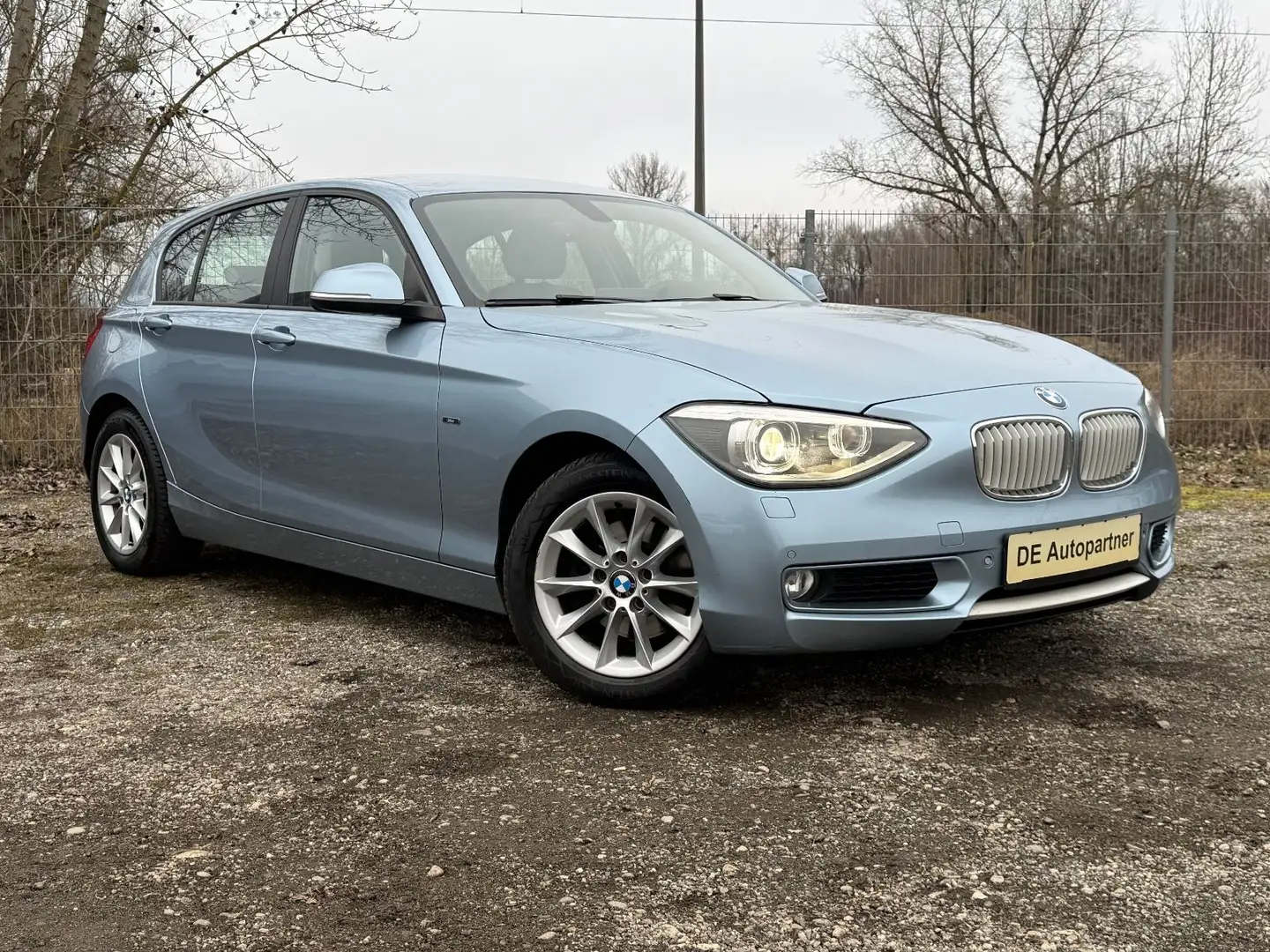 BMW 118 i Urban*Automatik*Sportsitze*Xenon*TÜV 12/27 Bleu - 2