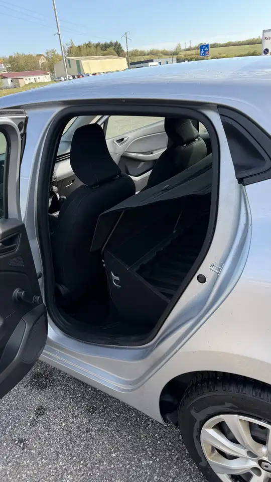 Renault Clio Citadine 5 portes — photo 4