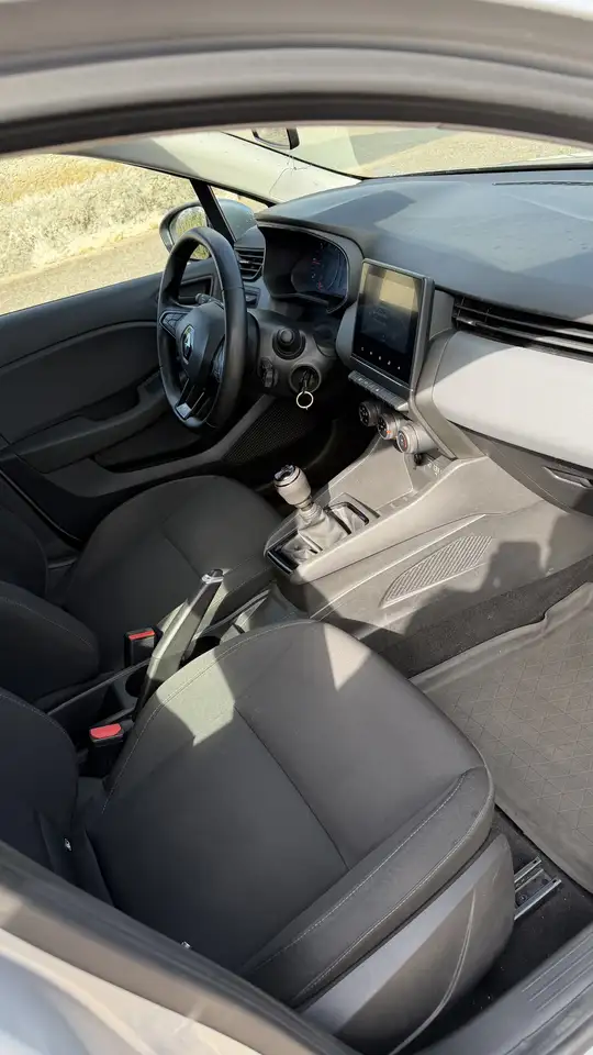 Renault Clio Citadine 5 portes — photo 5