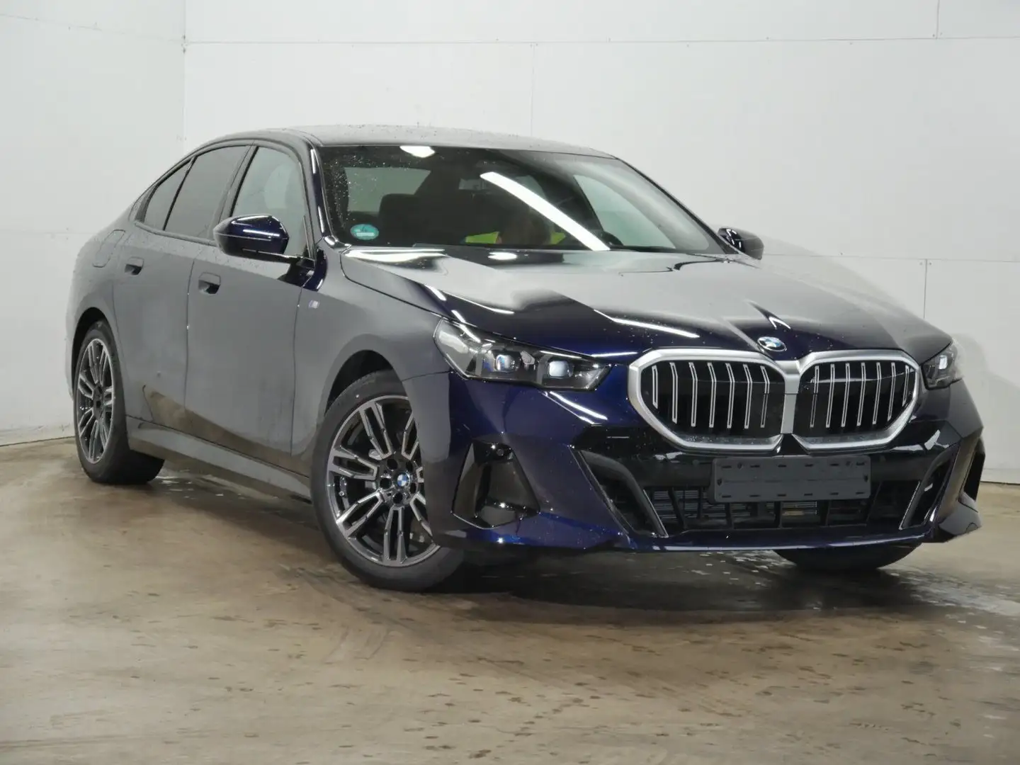 BMW 520 i M Sportpaket | Lenkradheizung | Sitzbelüftung vo Blauw - 2