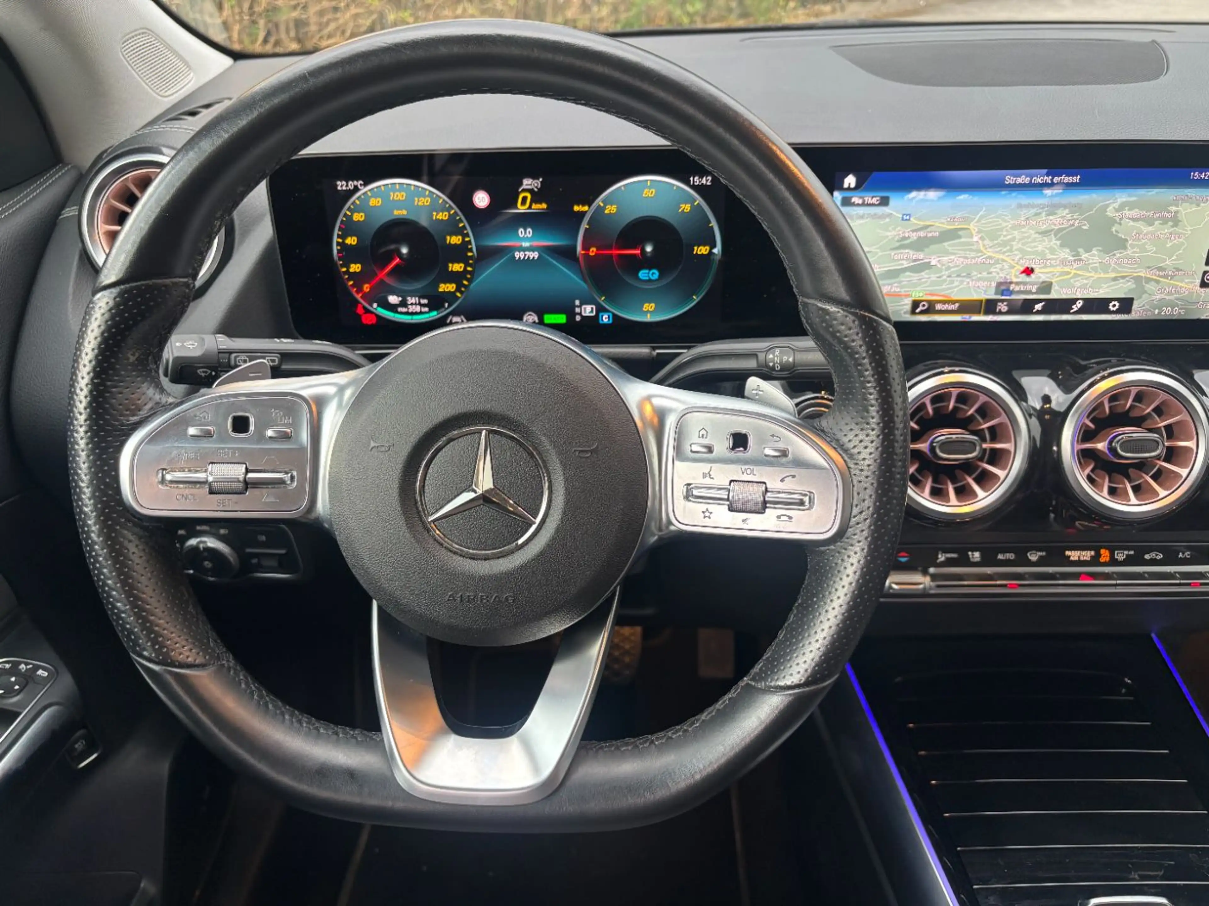 Mercedes-Benz EQA 300 4MATIC Distr KeyGo PTS Shz LED Ambi eHeck — photo 11