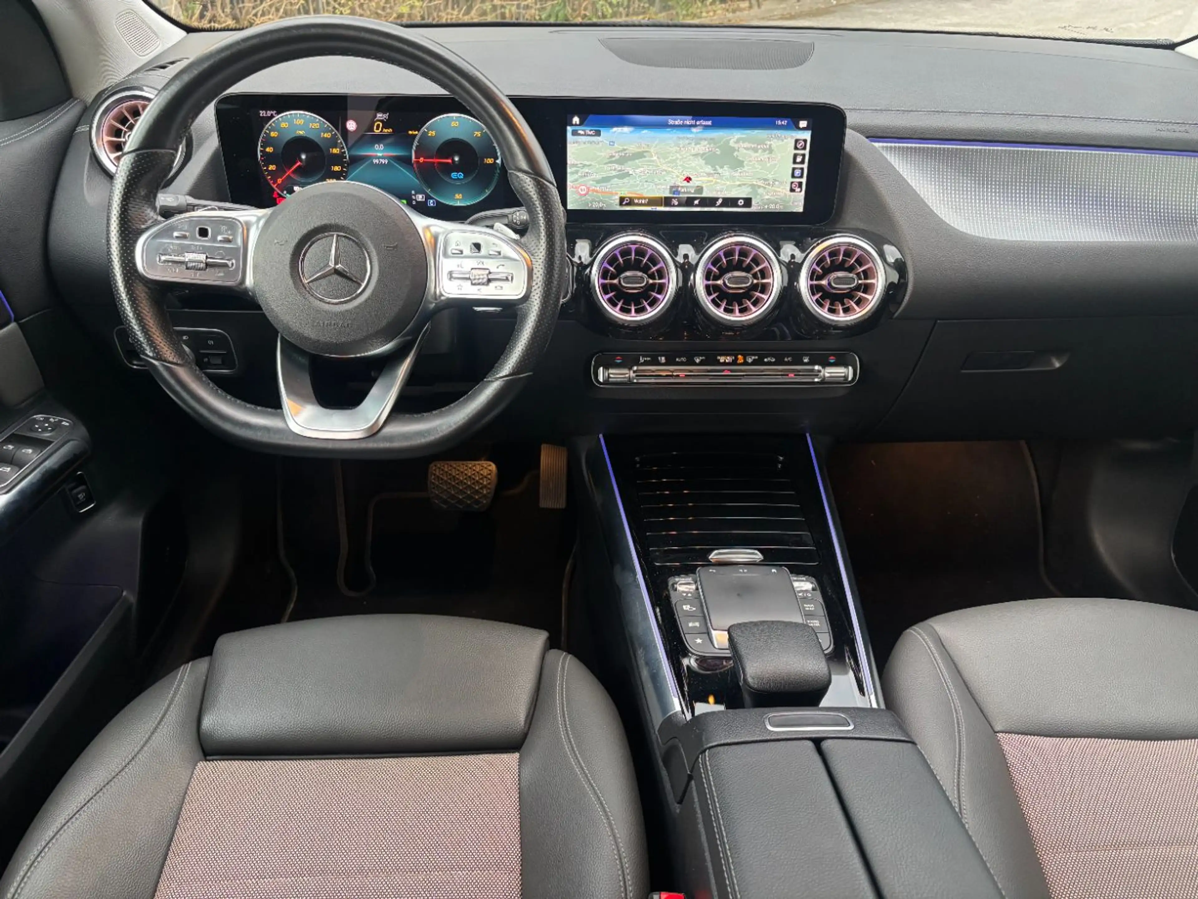Mercedes-Benz EQA 300 4MATIC Distr KeyGo PTS Shz LED Ambi eHeck — photo 10