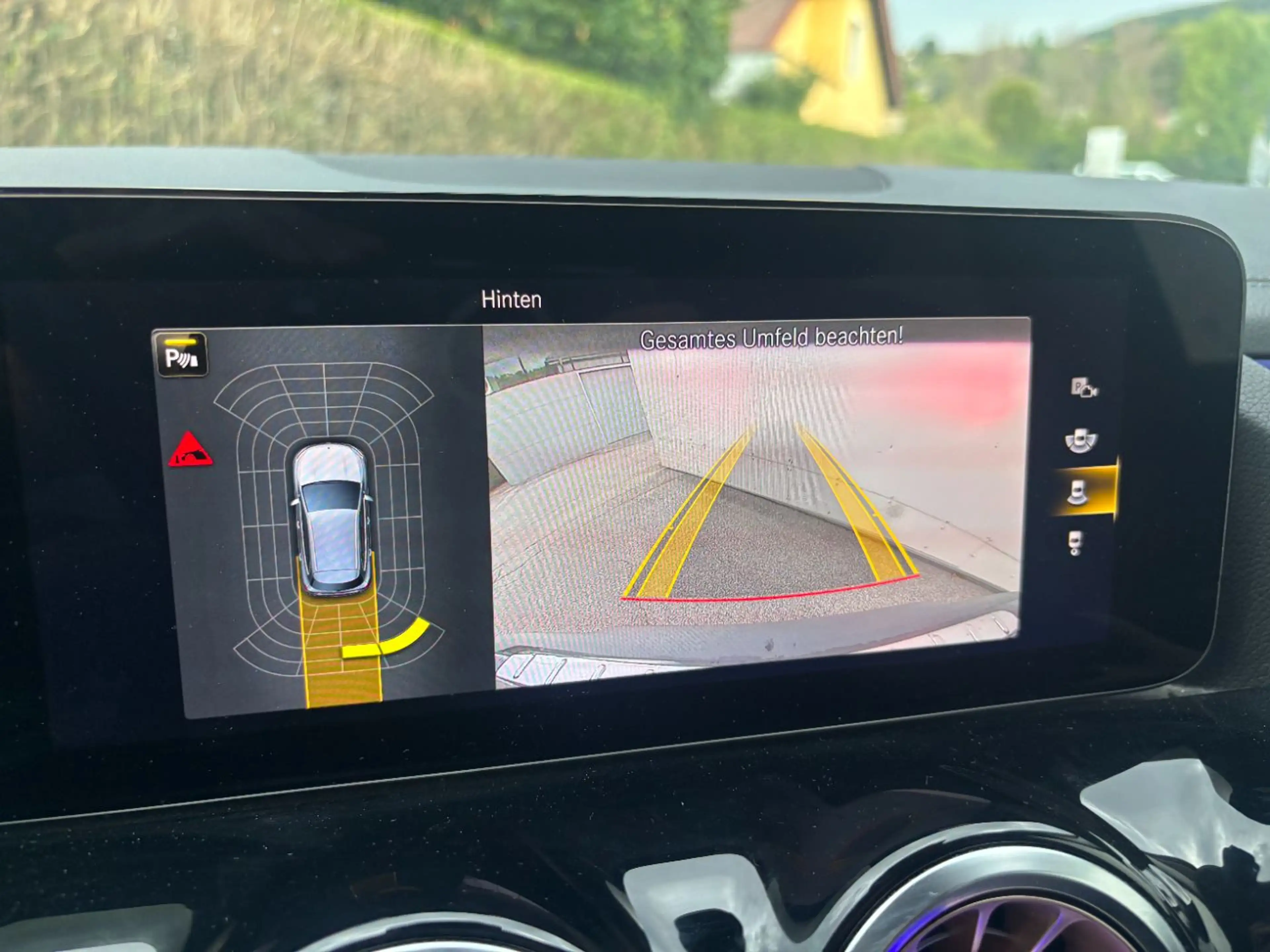 Mercedes-Benz EQA 300 4MATIC Distr KeyGo PTS Shz LED Ambi eHeck — photo 14