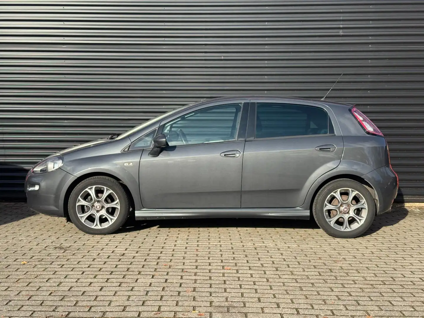 Fiat Punto Evo 1.3 M-Jet Lounge | 2013 | Diesel | Navi | Panorama Grau - 2