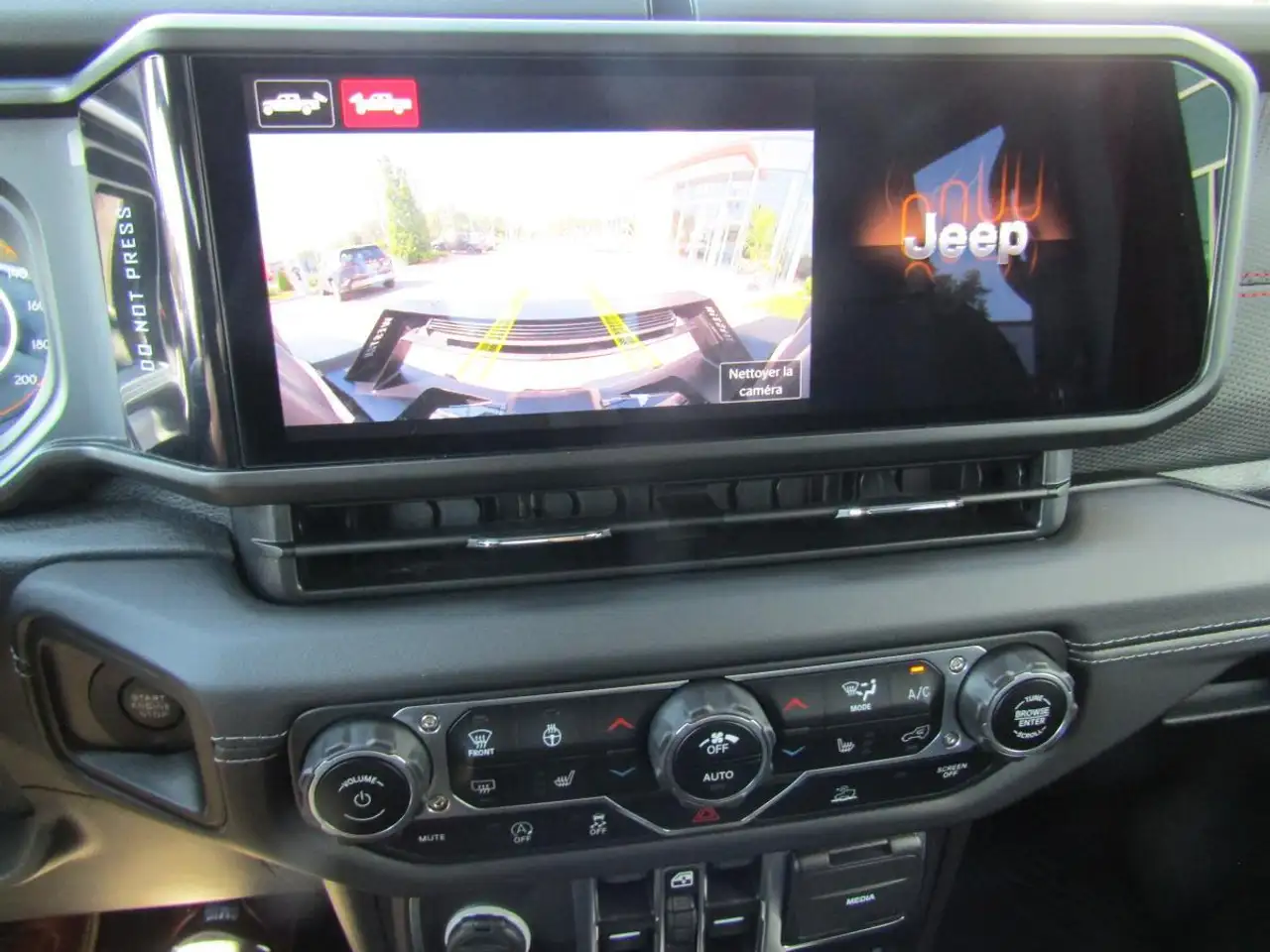 Jeep Gladiator снимка Jeep Gladiator