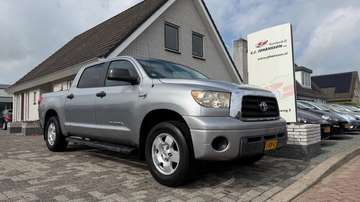 5.7 V8 Double Cab