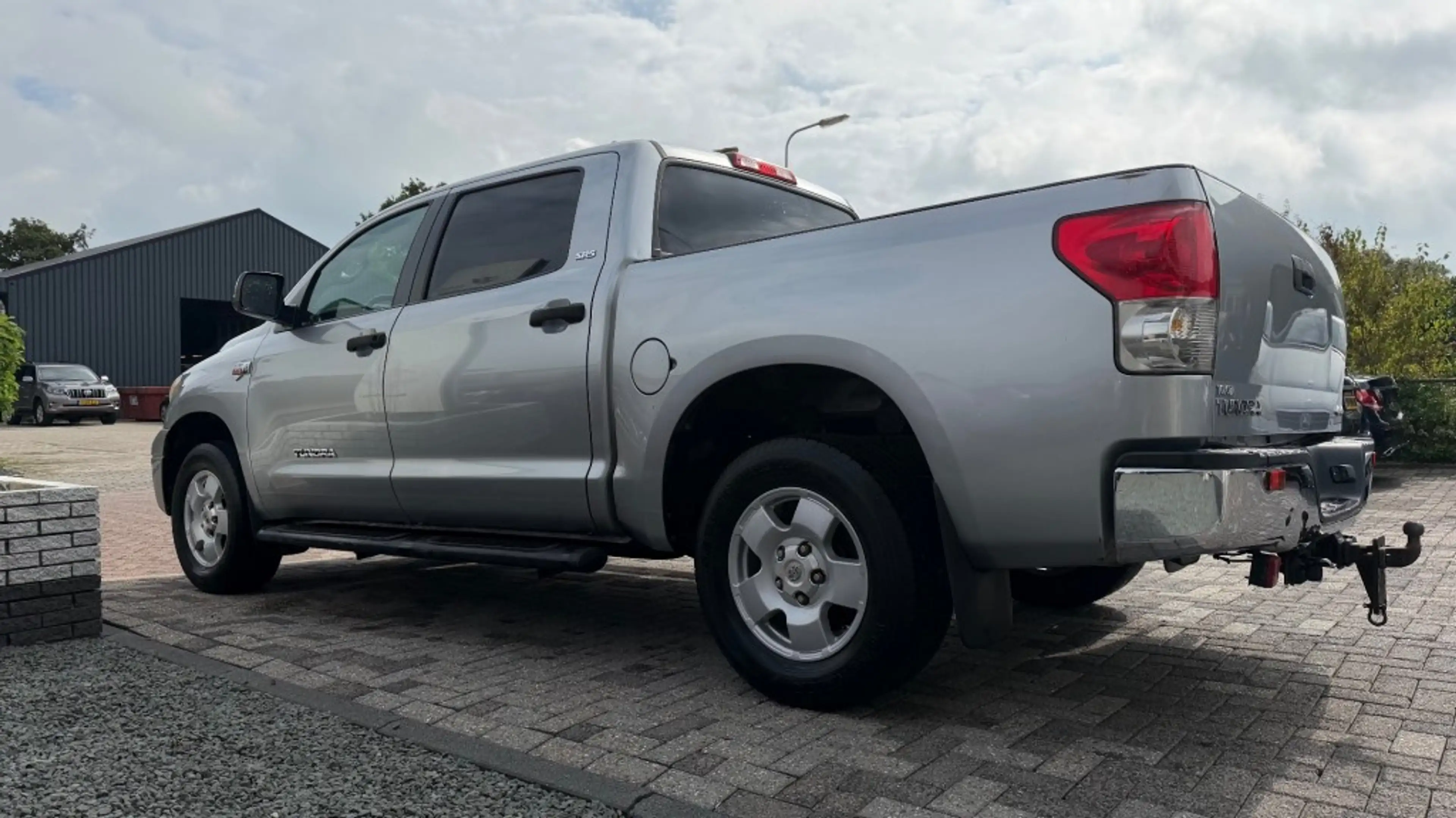 Toyota Tundra 5.7 V8 Double Cab — photo 3