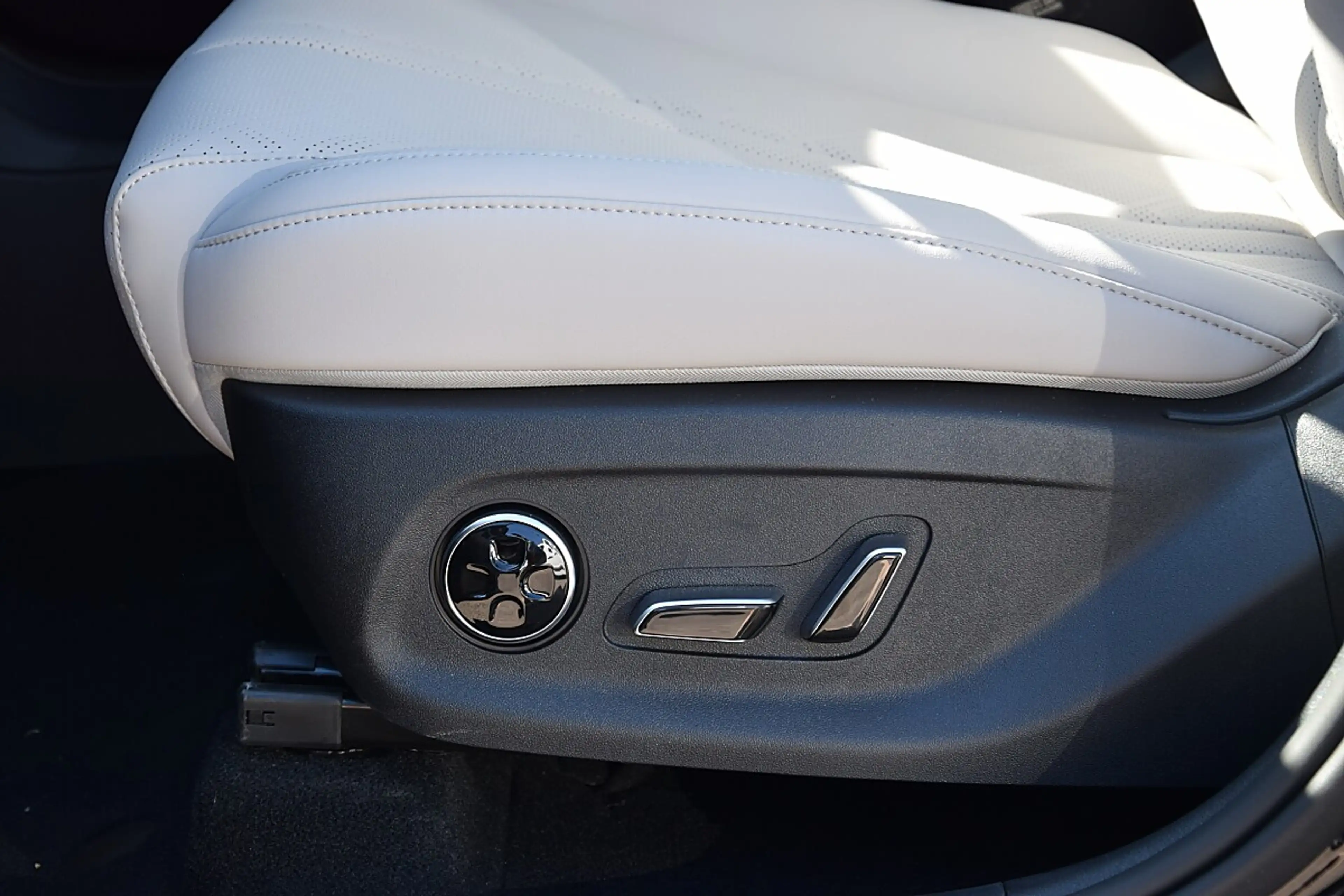 BYD Atto 2 Atto2 64,8 kWh Comfort Österreich Paket — photo 12