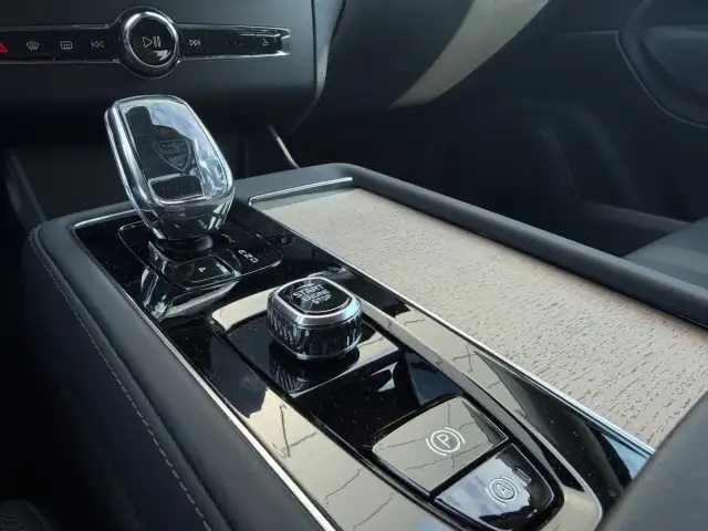 Volvo XC90 T8 AWD PHEV 18,8kWh Plus Bright Ansicht 10