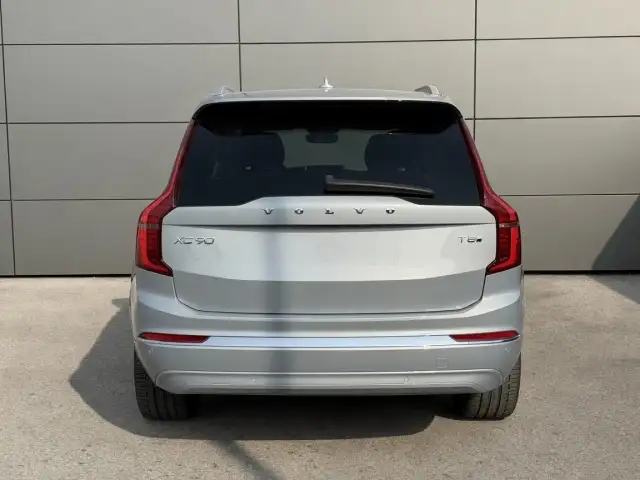 Volvo XC90 T8 AWD PHEV 18,8kWh Plus Bright Ansicht 4
