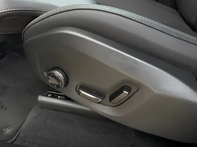 Volvo XC90 T8 AWD PHEV 18,8kWh Plus Bright Ansicht 8
