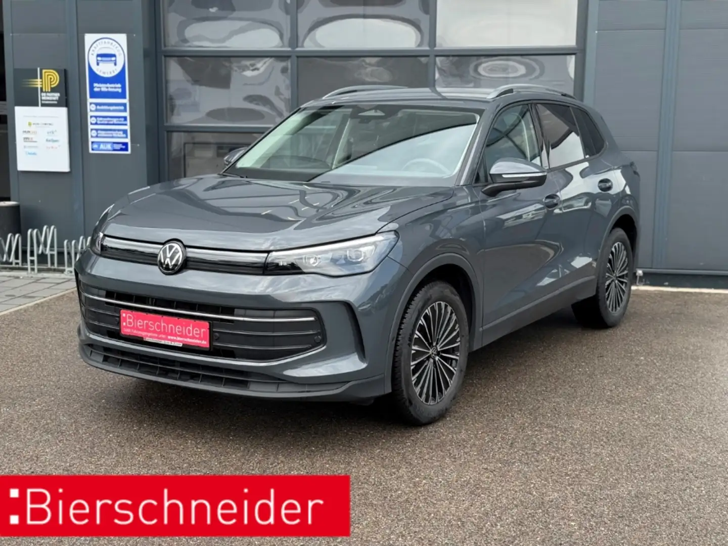 Volkswagen Tiguan 2.0 TDI DSG Life LED NAVI AHK ACC SIDEASS SHZ Grau - 1