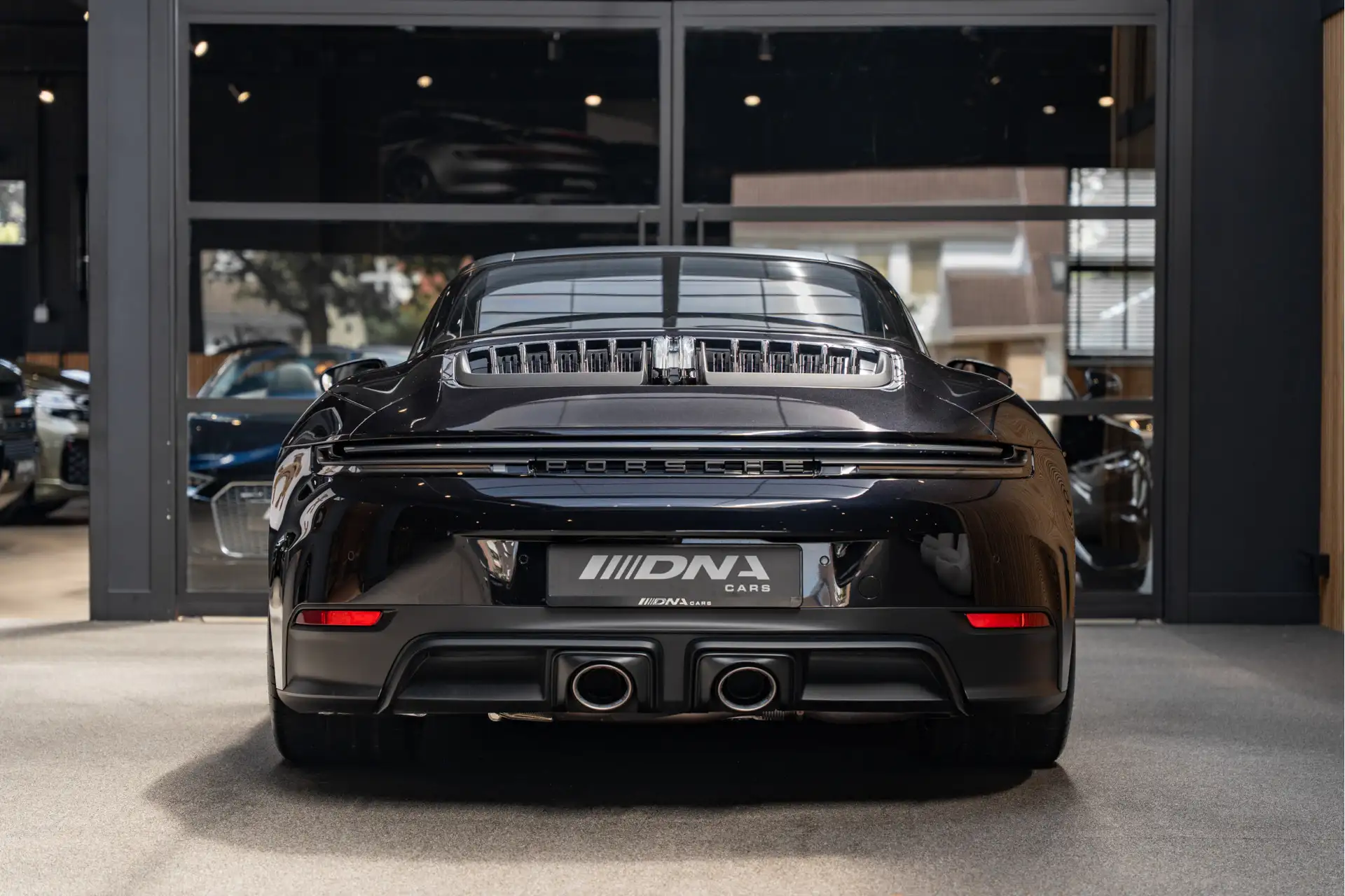 포르쉐 911 Carrera GTS Cabriolet 2026 검정 사진 4