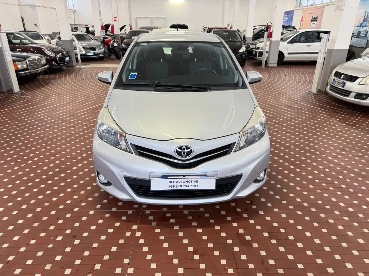 Toyota Yaris Yaris 1.0 5 porte Active Silber - 2