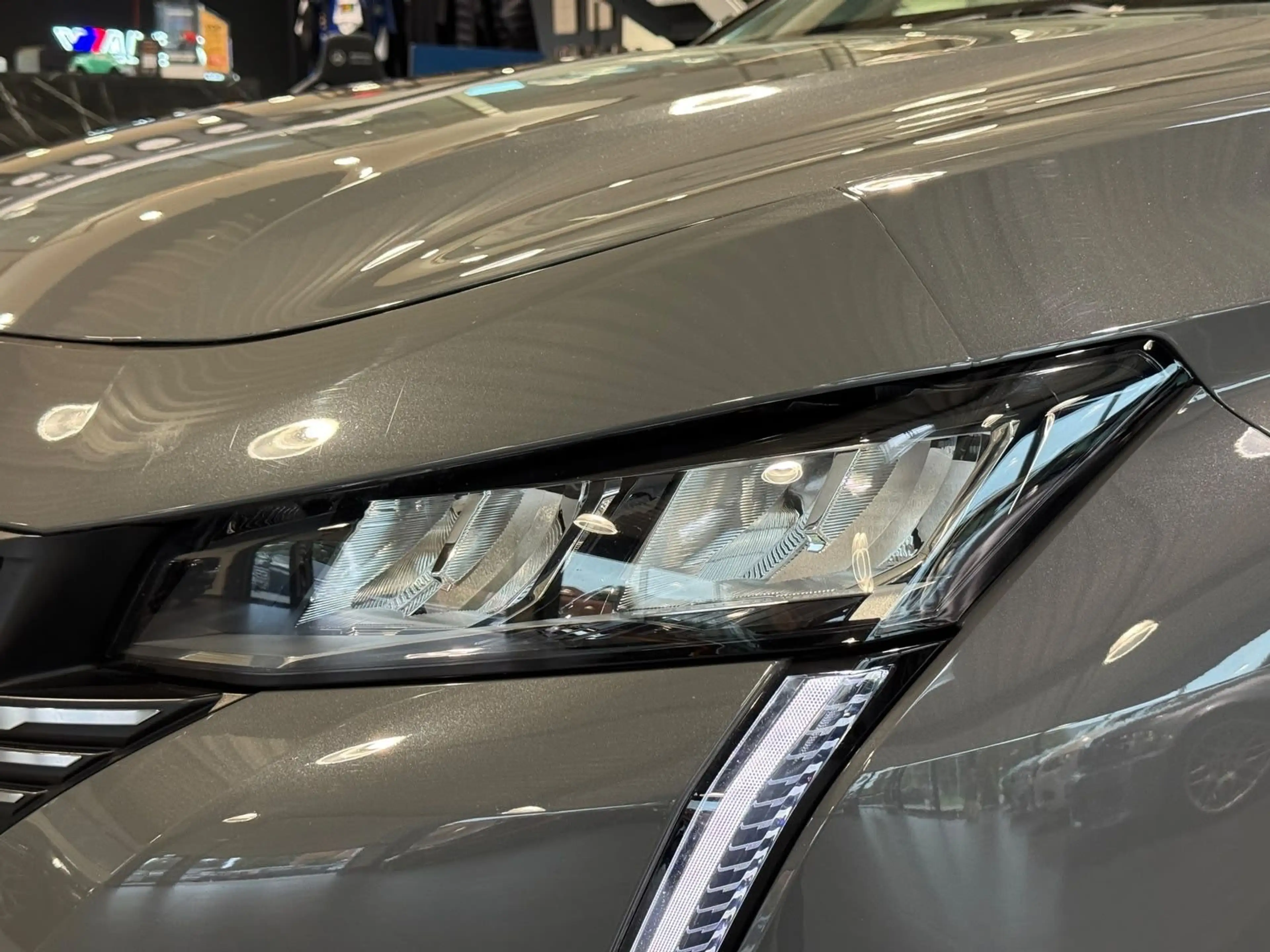 Peugeot 308 BlueHDi 130 EAT8 Allure Pack SW ACC/R-CAM/AH — photo 13