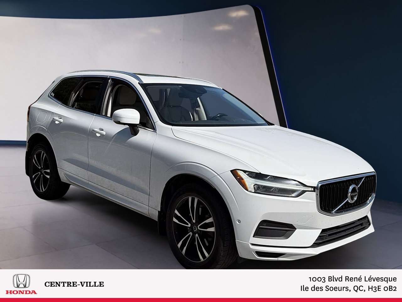 2019 Volvo XC60 Momentum alt 2