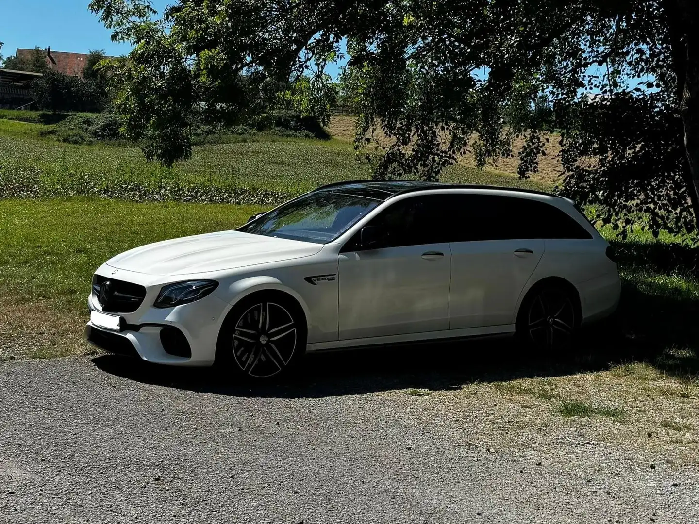 Mercedes-Benz E 63 AMG E-Klasse T-Modell S 4Matic+ T 9G-TRONIC Alb - 1