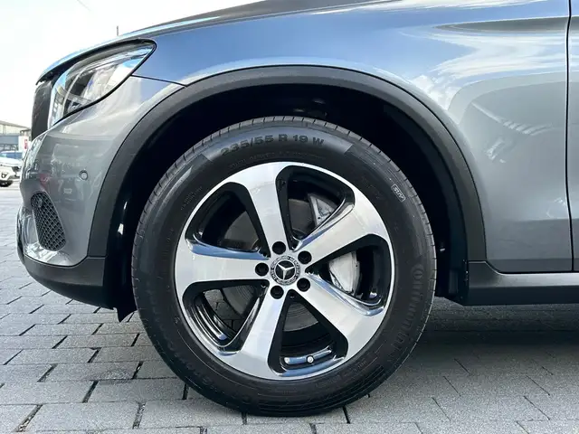 Mercedes-Benz GLC view 9