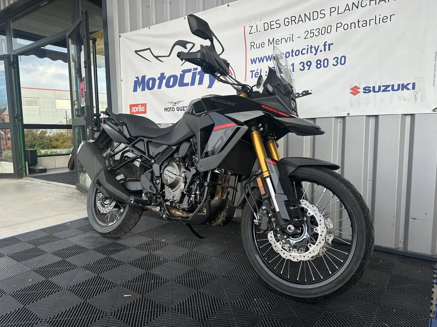 Suzuki V-Strom 800DE - 2