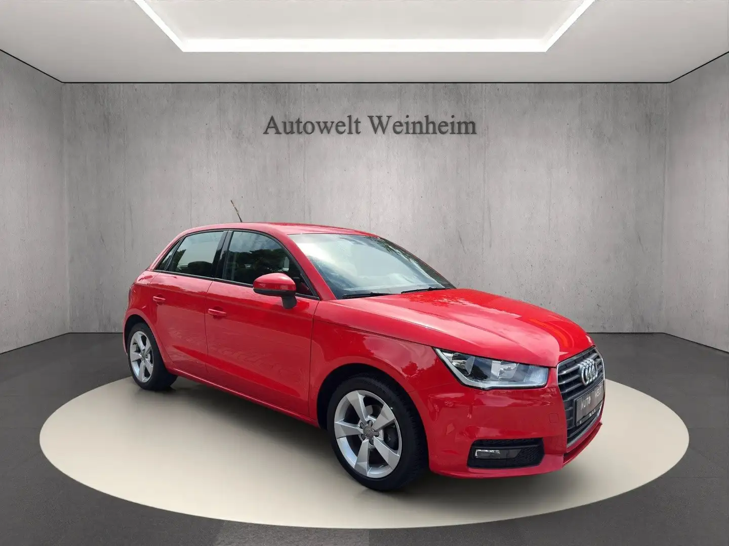 Audi A1 °SPORTBACK°SPORT°SHZ°NAV°PDC°1.HAND°AUDI-DRIVE Rood - 1