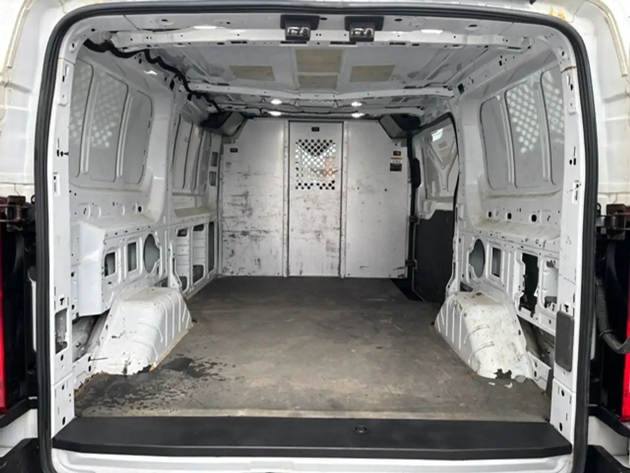 Ford Transit Cargo Van снимка Ford Transit Cargo Van