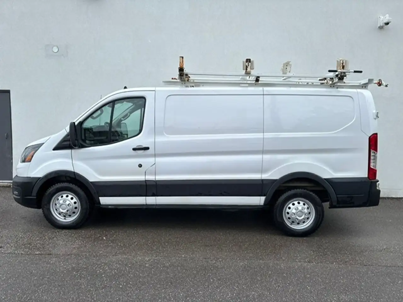 Ford Transit Cargo Van снимка Ford Transit Cargo Van