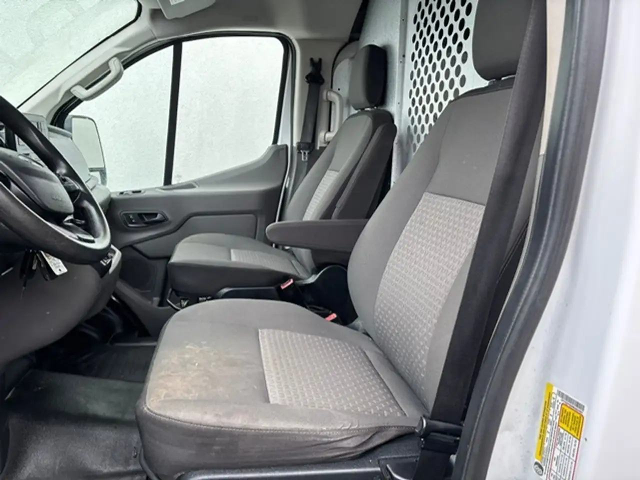 Ford Transit Cargo Van снимка Ford Transit Cargo Van
