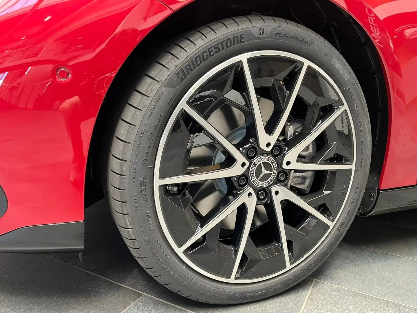Mercedes-Benz CLA 250 CLA 250+ Sport Edition BELUX LEVERBAAR 01/2026 Rood - 2