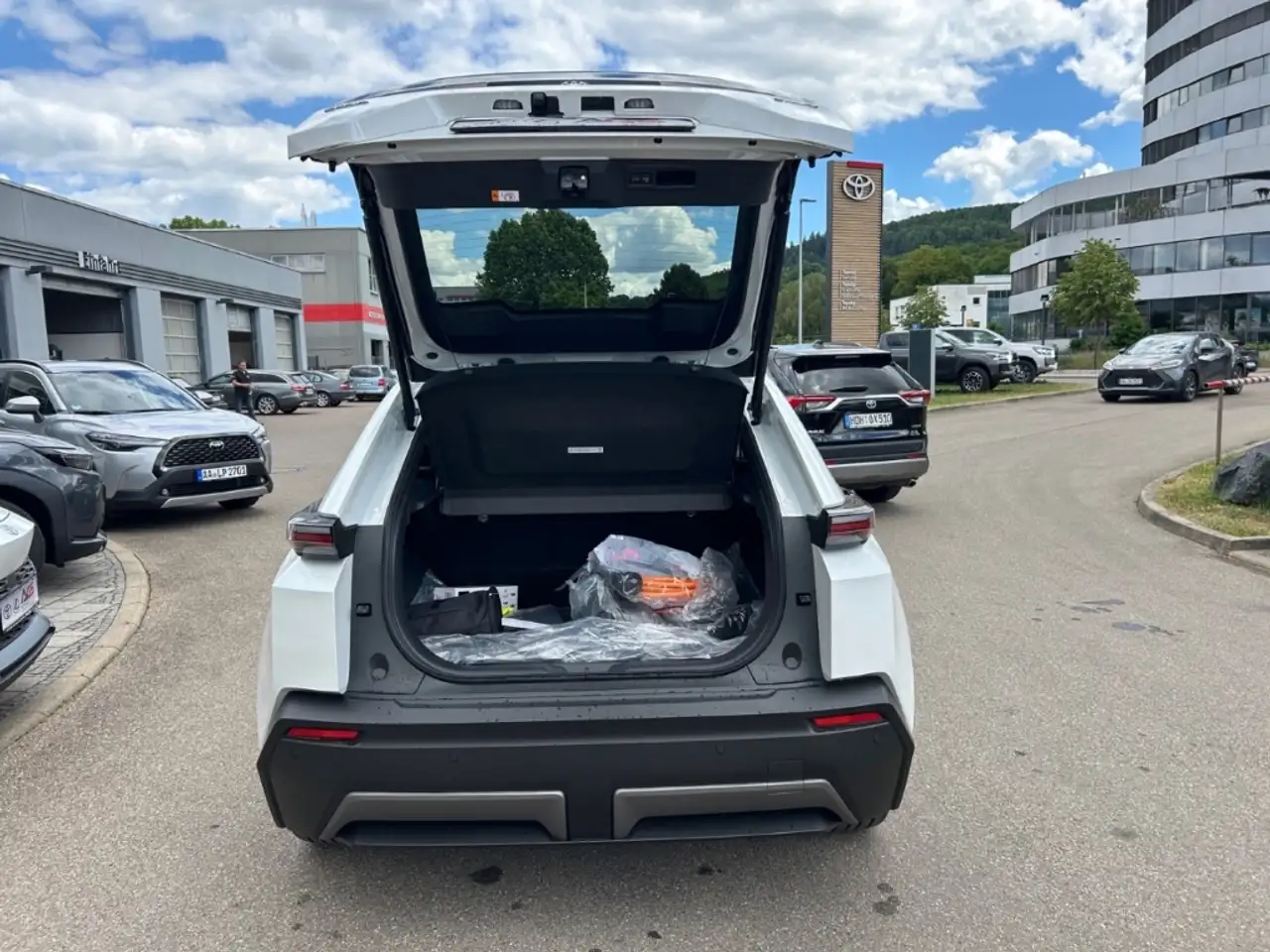 Toyota C-HR C-HR+ 165 kW 4x2 Teamplayer Elektro 9