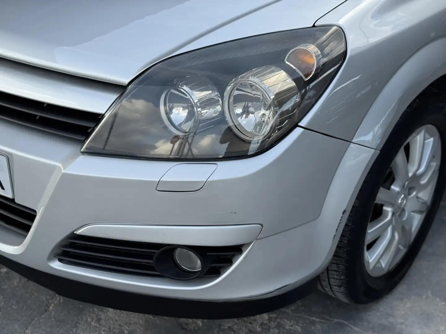Opel Astra 1.7CDTi Enjoy 100 Gris - 2
