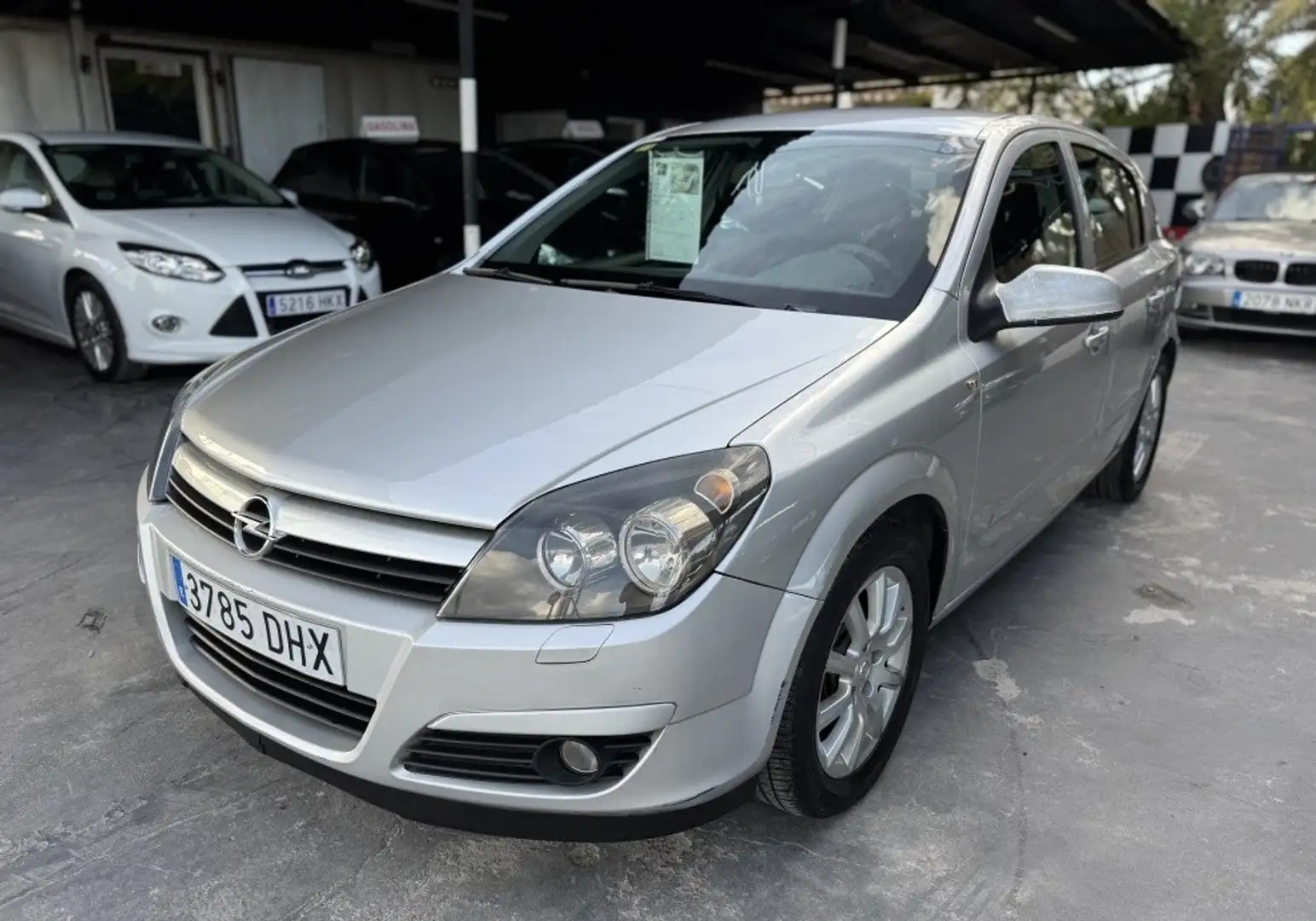 Opel Astra 1.7CDTi Enjoy 100 Gris - 1