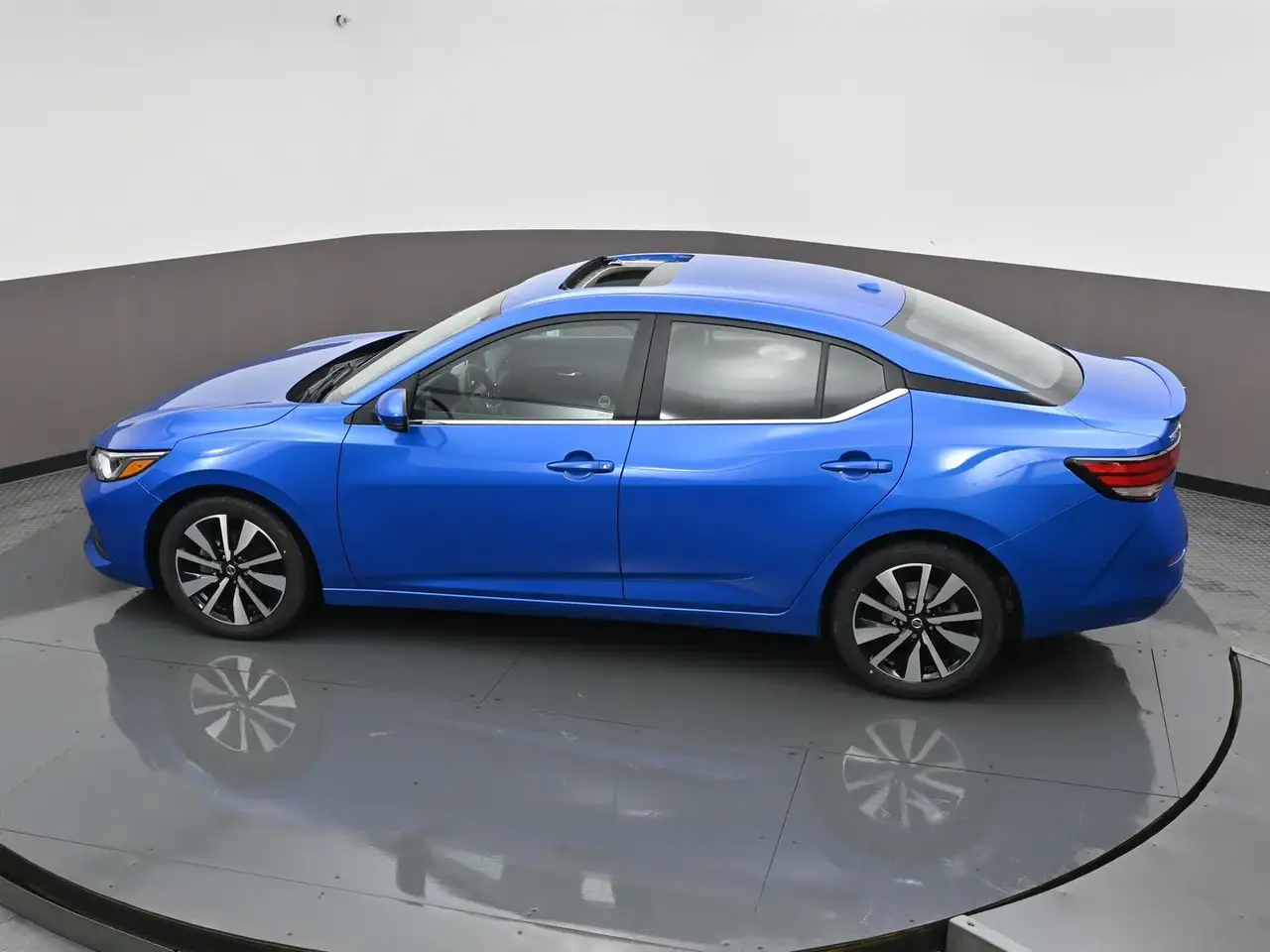 Nissan Sentra снимка Nissan Sentra