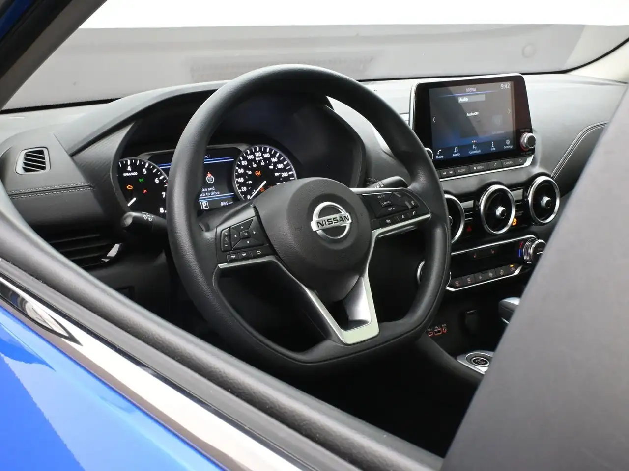 Nissan Sentra снимка Nissan Sentra