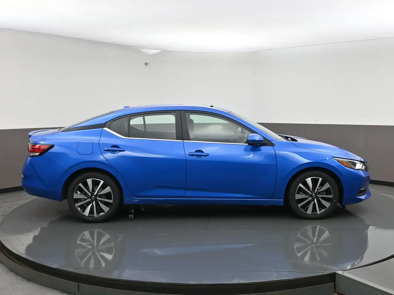 Nissan Sentra снимка Nissan Sentra