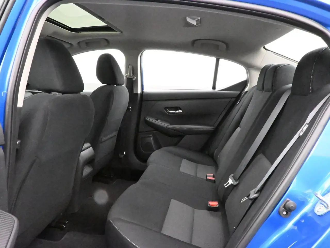 Nissan Sentra снимка Nissan Sentra