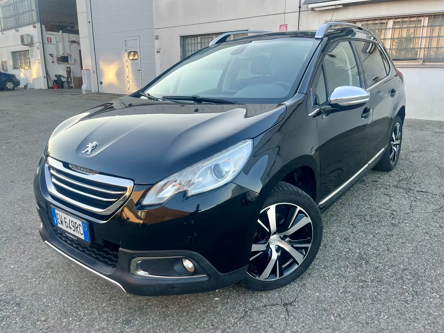 Peugeot 2008 1.6 e-hdi perfetta cinghia e tagliando fatti - 1