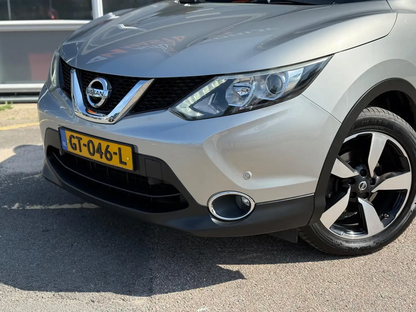 Nissan Qashqai 1.6 Connect Edition | Pano | 360 Camera | Trekhaak Grijs - 2