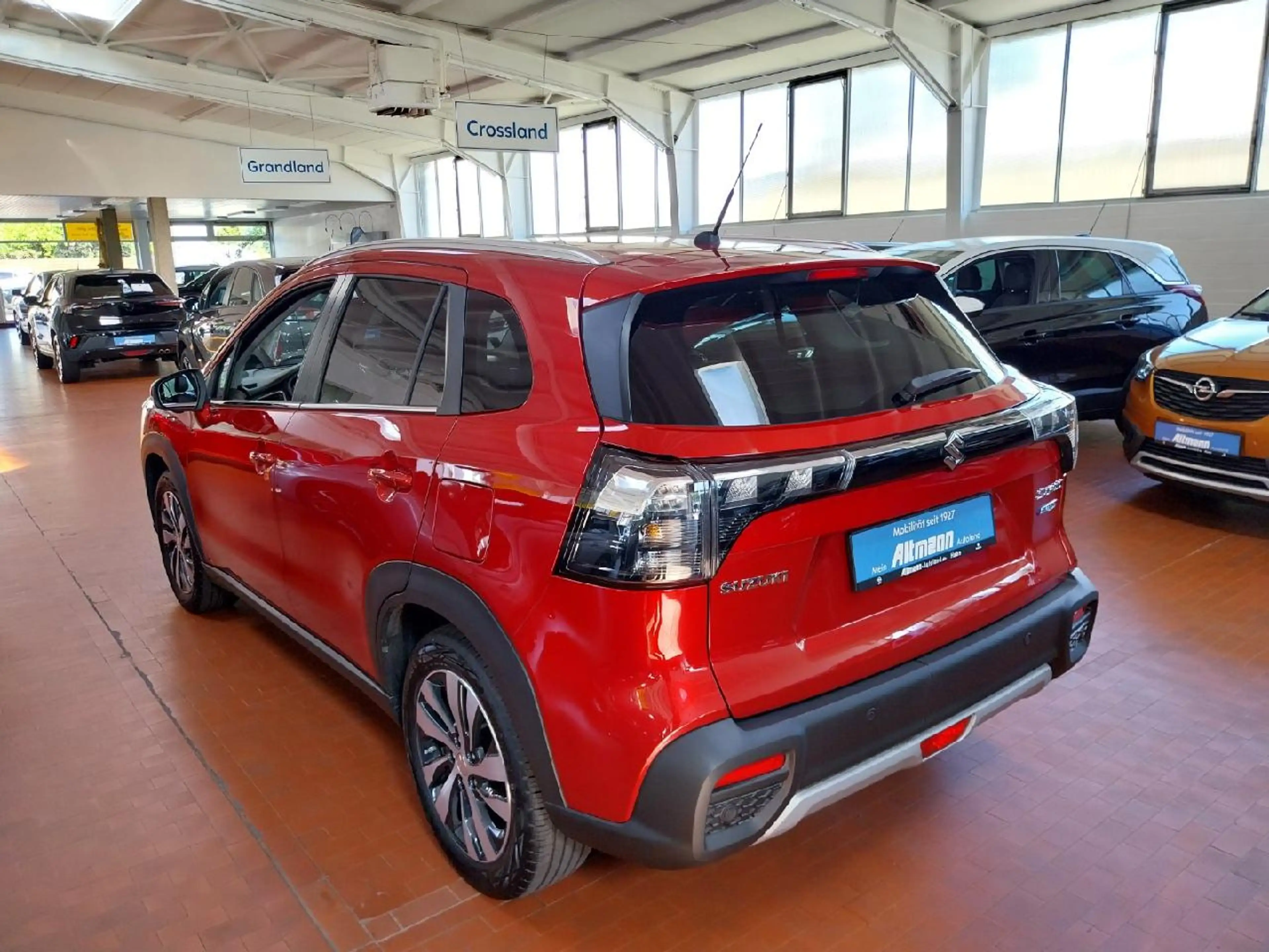 Suzuki S-Cross Comfort+ AllGrip 4x4 Pano 360° Keyless — photo 8